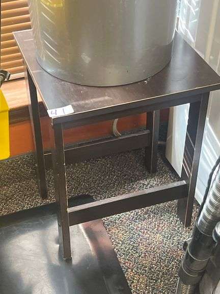 SAUDER 414289 DARK WOODEN SMALL END TABLE APROX 15.5"x20"