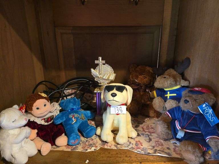 Vintage Plush décor