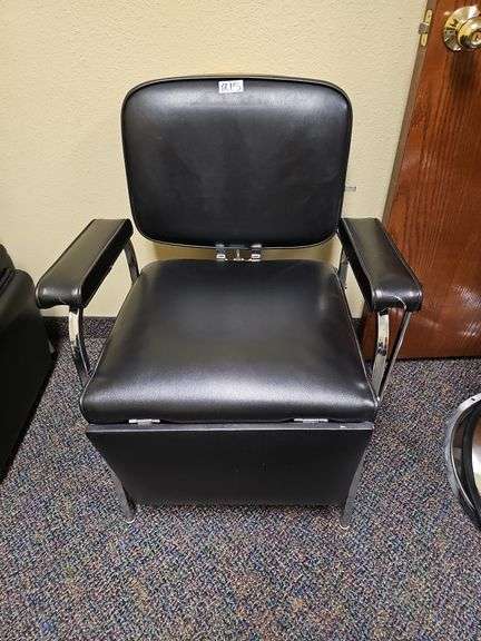 BLACK SALON RECLINING WAXING CHAIR