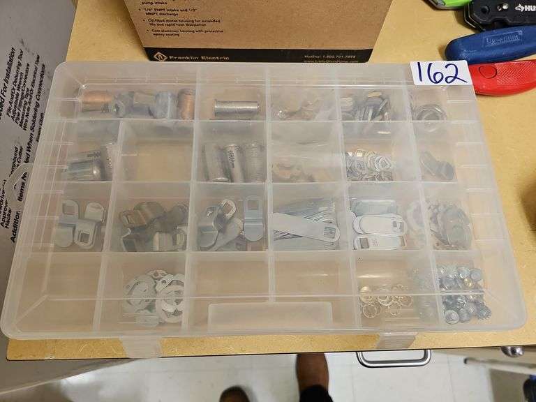 PLASTIC SMALL PARTS ORGANIZER WITH REMOVABLE DIVIDERS APROX 14"x9"x2"
