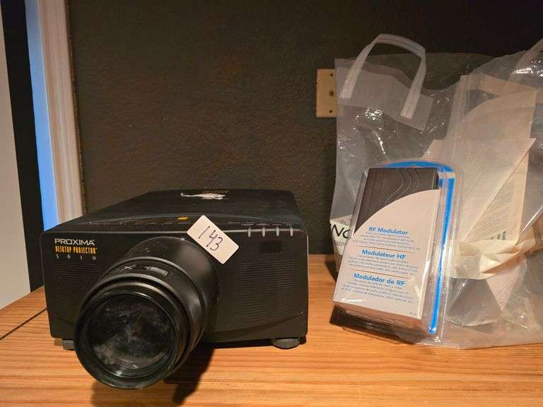 Proxima Desktop Projector 5610 DP7610 with power cable