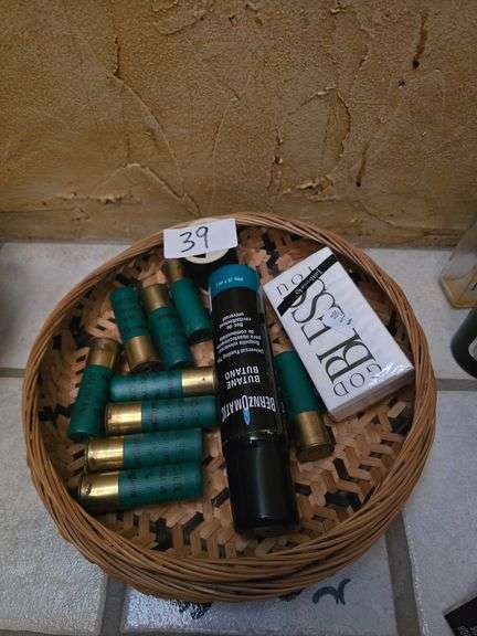 Vintage wicker plate holders aprox 9"