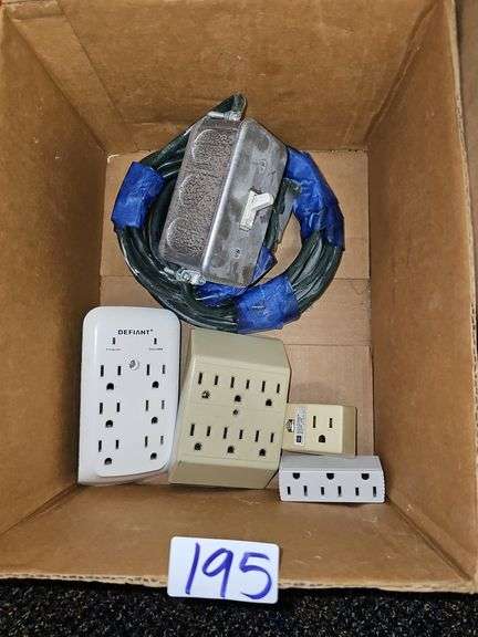EXTENSION CORD WITH LIGHT SWITCH CONTROL AND OUTLET ADAPTERS
