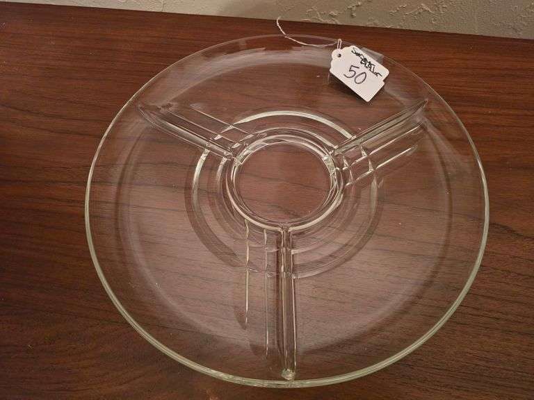 Vintage glass serving platter aprox 13"dia