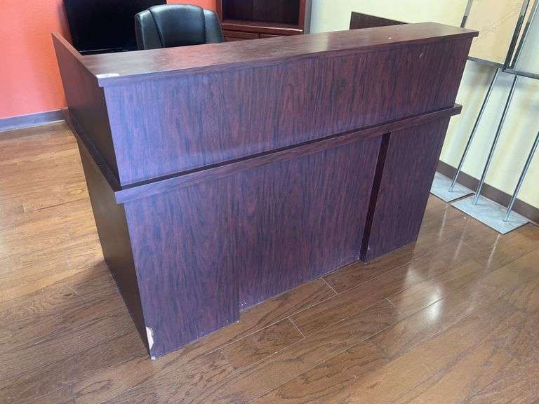 CHERRY WOOD FRONT RECEPTIONIST DESK APROX 5'x2.5'x 3.5'