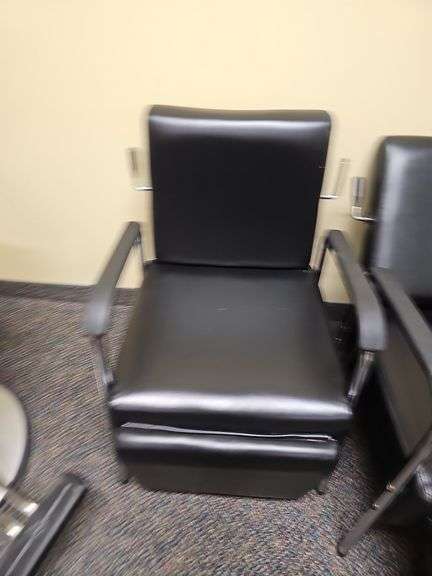 BLACK SALON RECLINING WAXING CHAIR