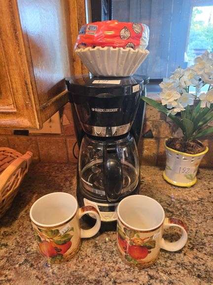 Black & Decker Coffee Maker and Mugs