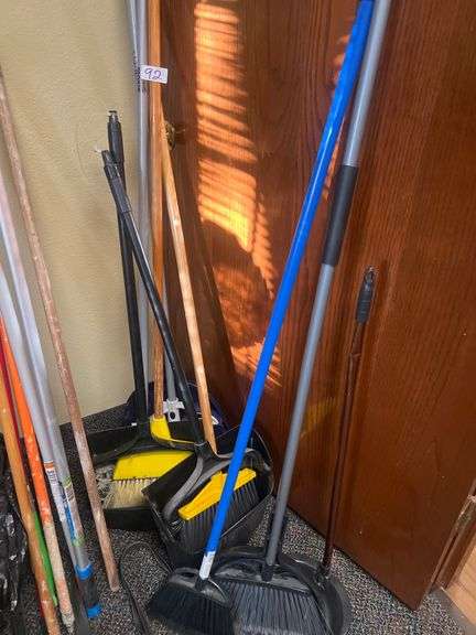 BROOMS WITH DUSTPANS INCLUDING REYNERA, MOXIE ECT