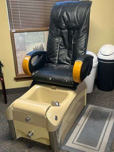 SPA PLUS BLACK PEDICURE SPA CHAIR WITH MASSAGER, ANTI-FATIGUE MAT INCLD.
