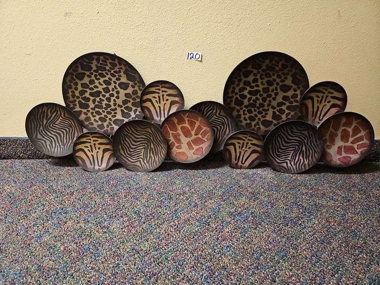 METAL WALL ART 27"x17"