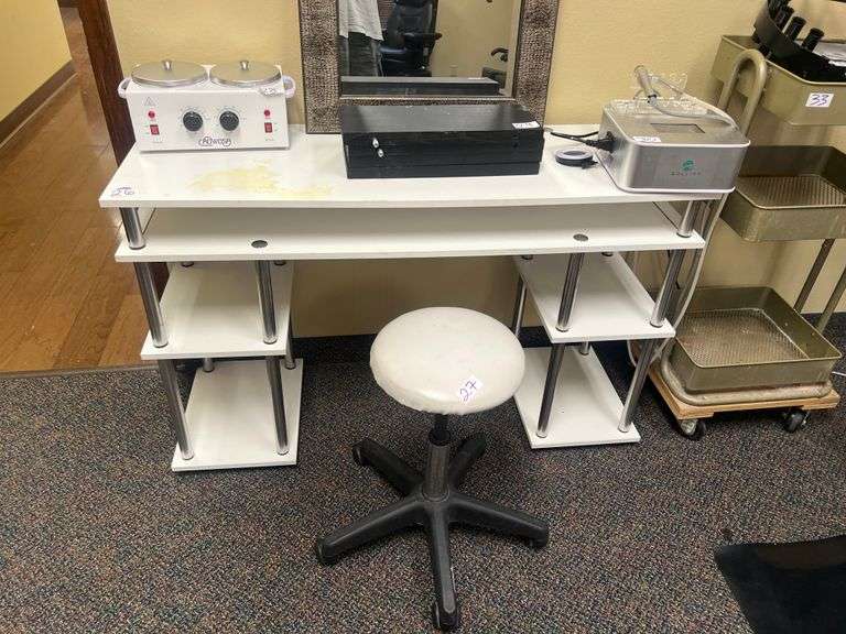 WHITE MULTI-TIER DESK APROX
