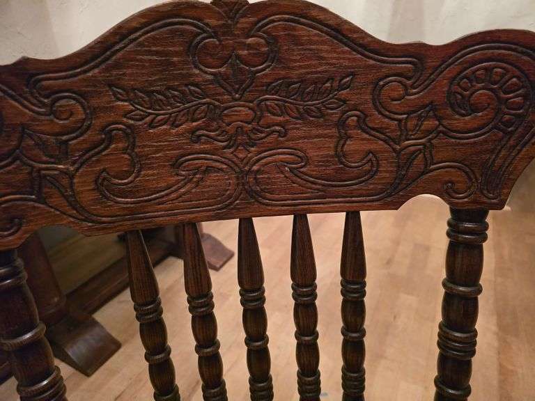 Vintage solid wooden chair aprox 20"x15"x38" *matches lot 60