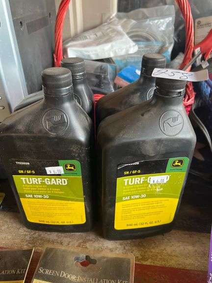 John Deere SN / GF-5 Turf-Gard 4-cycle engine oil SAE 10W-30 32fl oz