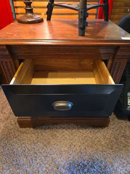 Ashley Furniture Cedar Heights 2-Drawer solid wood night stand B412-92 aprox 26"x18"x25" **matches bedframe