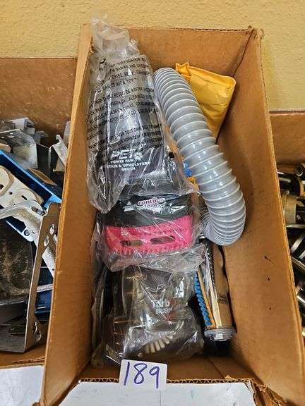 VACUUM HARDWARE SUCH AS BISSELL SHAMPOO ATTACHMENTS CONTOUR PET TOOL, PET POWER PAW STAIR & UPHOLSTERY BRUSH, ROLLERS, BELTS, HOSING ECT