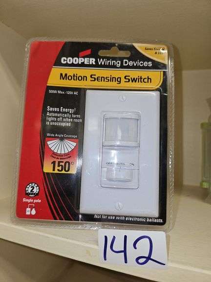 COOPER WIRING DEVICES MOTION SENSING SWITCH 500W MAX 120VAC SINGLE POLE 150° RANGE