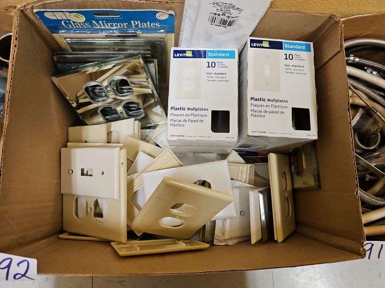 WIDE VARIETY OF WALL PLATES FOR BOTH LIGHT AND OUTLETS, INCLUDING WHITE AND MIRRORED PLATING