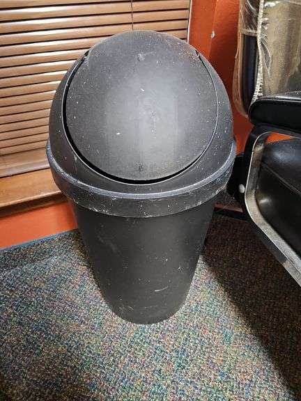 STERLITE 1086 BLACK ROUND TRASH-BIN WITH FLIP TOP LID