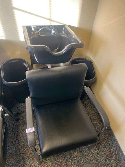 HYDRAULIC RECLINING STYLING CHAIR WITH BLACK PVC LEATHER LINING, AND STYLING SINK INCLD.