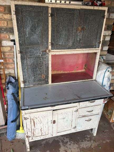 Antique? wooden and metal work bench aprox 40"x28"x 68"