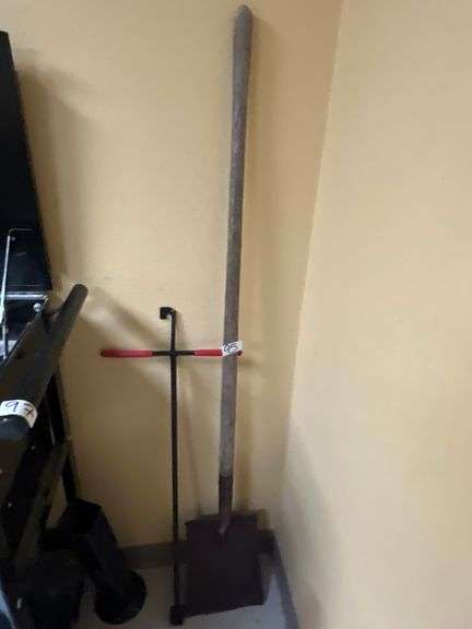 SQUARE FACE SHOVEL AND WATER TURN OFF KEY