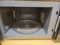 MAGIC CHEF COUNTERTOP MICROWAVE MODEL HMM1110B