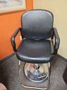 PIBBS BLACK HYDRAULIC SALON STYLING CHAIR