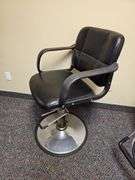 BLACK HYDRAULIC SALON STYLING CHAIRS IN VARIOUS STYLES