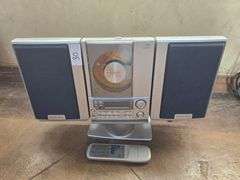 Sharper image vertical cd stereo with digital tuner model SO226, with power cable included