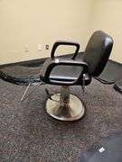 BLACK HYDRAULIC SALON STYLING CHAIR