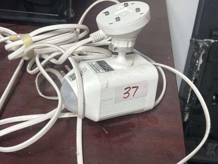 RING WIRED SPOTLIGHT CAM SKU: R8SHP7-WEN0