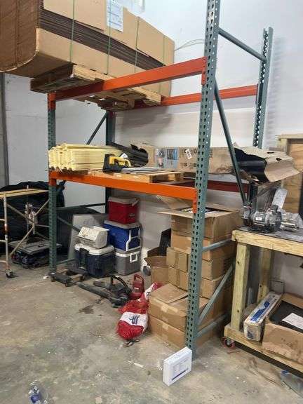 METAL WAREHOUSE PALLET RACKING WITH (4) 8' CROSS-MEMBERS AND (2) UPRIGHTS 10'H x 42"