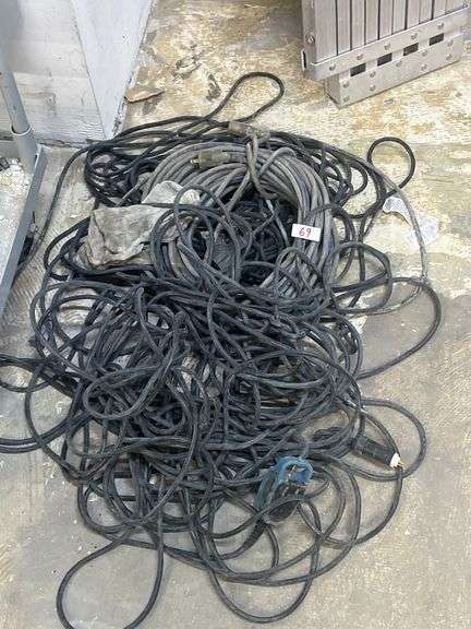 100FT+ EXTENSION CORDS