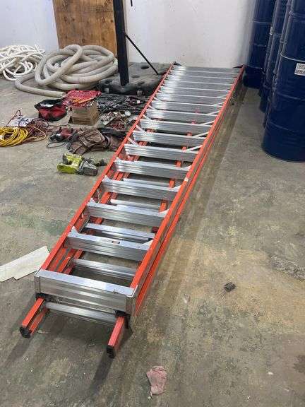 WERNER E7416 MK8 300LBS EXTENDING A-FRAME LADDER 16' - 26'