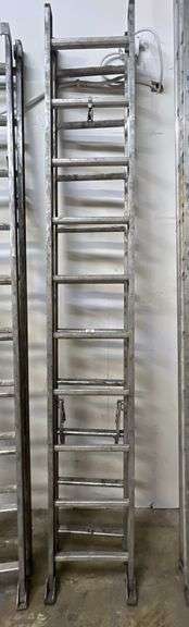 WERNER D1520-2 MK 26 300LBS 20' ALUMINUM ROOFING LADDER