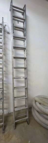 WERNER D1524-2 MK 26 300LBS 24' ALUMINUM ROOFING LADDER