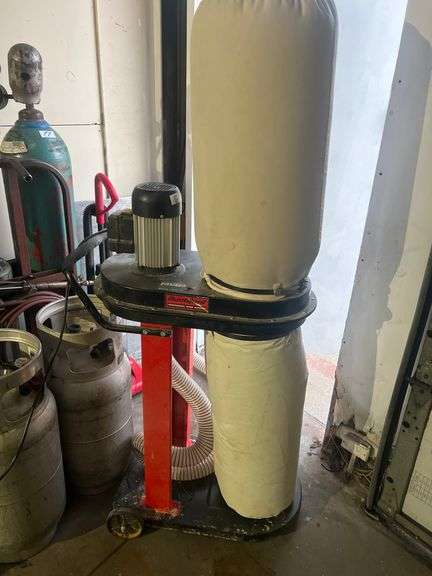 BUCKTOOL PROFESSIONAL WOOD WORKING MOVEABLE DUST COLLECTOR MODEL DC50