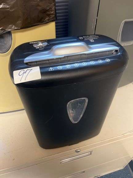 AMAZON BASICS 8-SHEET PAPER SHREDDER