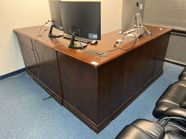 SOLID WOODEN L-SHAPED LOCKING OFFICE DESK WITH 5-DRAWERS, SINGLE DOOR APROX 5.5'x6'x21" KEYS INCLUDED!