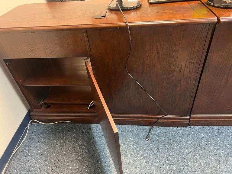 SOLID WOODEN L-SHAPED LOCKING OFFICE DESK WITH 5-DRAWERS, SINGLE DOOR APROX 5.5'x6'x21" KEYS INCLUDED!