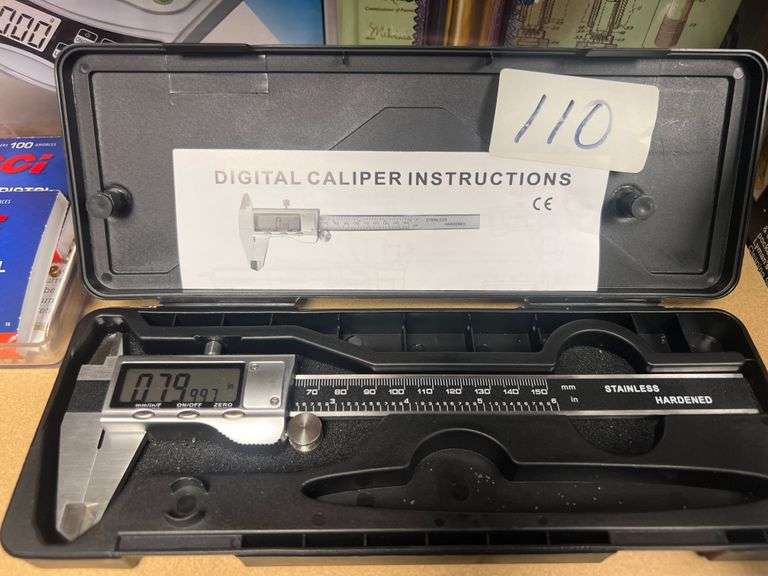 0-150mm DIGITAL CALIPER IN CASE W/ MANUAL