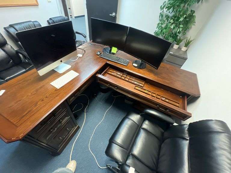 SOLID WOODEN L-SHAPED LOCKING OFFICE DESK WITH 5-DRAWERS, SINGLE DOOR APROX 5.5'x6'x21" KEYS INCLUDED!