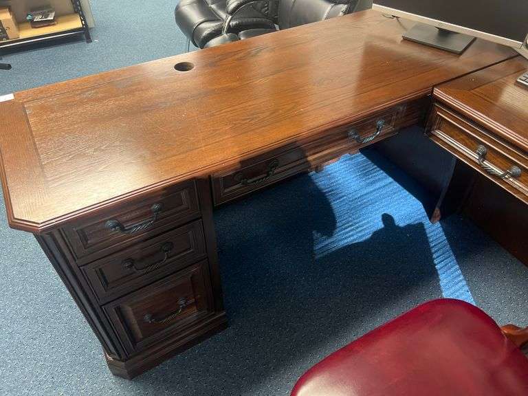 SOLID WOODEN L-SHAPED LOCKING OFFICE DESK WITH 5-DRAWERS, SINGLE DOOR APROX 5.5'x6'x21" KEYS INCLUDED!
