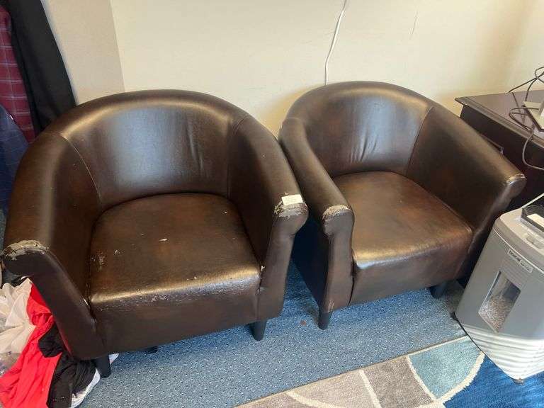 BROWN LEATHER STYLE CUSHIONED CHAIRS APROX 32"x2'x32"