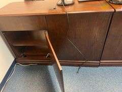 SOLID WOODEN L-SHAPED LOCKING OFFICE DESK WITH 5-DRAWERS, SINGLE DOOR APROX 5.5'x6'x21" KEYS INCLUDED!