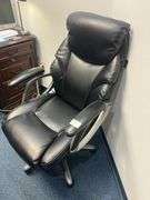 ULTRA CUSHIONED BLACK ROLLING OFFICE CHAIR WITH HEIGHT ADJUSTMENT