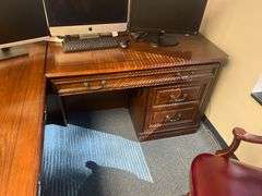 SOLID WOODEN L-SHAPED LOCKING OFFICE DESK WITH 5-DRAWERS, SINGLE DOOR APROX 5.5'x6'x21" KEYS INCLUDED!