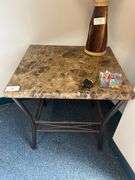 BROWN MARBLE FINISH LOW END TABLE APROX 20"x22"x22"