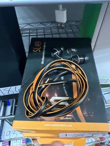 SOUL BY LUDACRIS SL49 ULTRA DYNAMIC IN-EAR HEADPHONES **one out of box