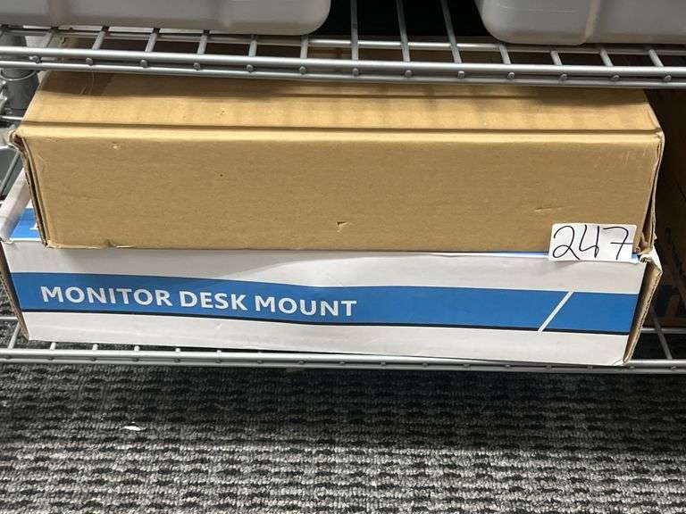 DESK MOUNTS INCLUDING MOUNT-IT! SINGLE LCD MONITOR MOUNT TILT, SWIVEL, FITS 22"-30" ; AND VIV 17"-32" UNIVERSAL STAND-V001U